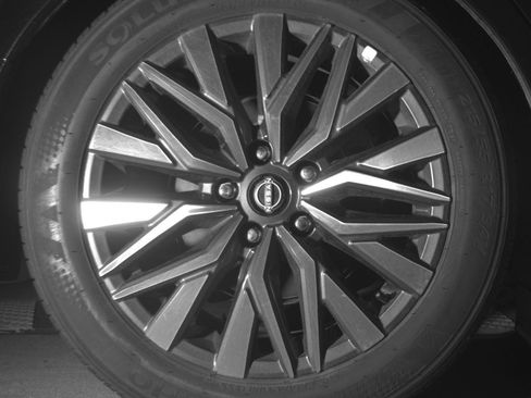 Used 2025 Nissan Altima 2.5 SV FWD image 18