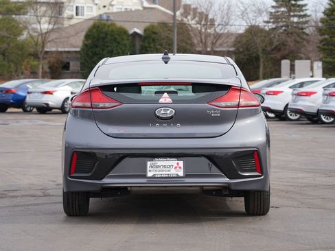 Used 2018 Hyundai Ioniq Blue image 4