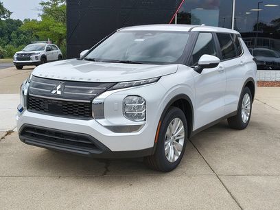 New 2026 Mitsubishi Outlander ES
