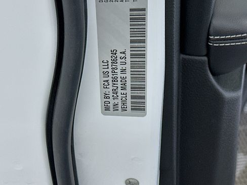 Used 2023 Jeep Grand Cherokee 4WD 4xe image 12
