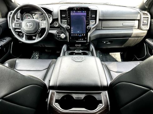 Used 2025 RAM 1500 Laramie AWD/4WD image 31