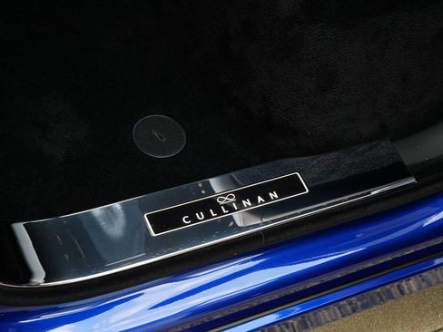 New 2026 Rolls-Royce Cullinan Black Badge image 9