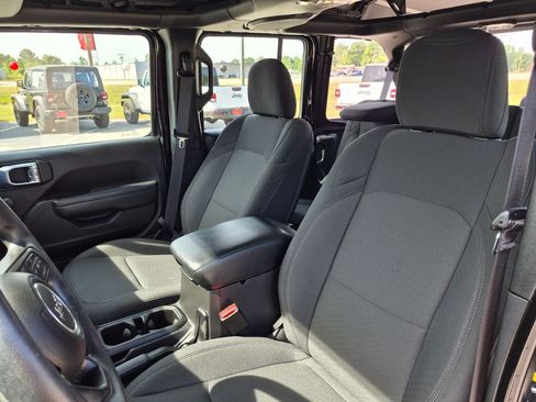 Used 2022 Jeep Wrangler Unlimited Sport AWD/4WD image 15