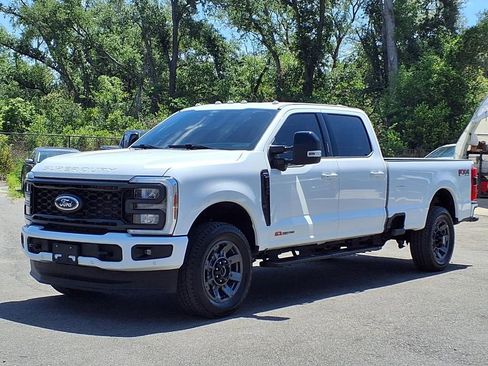 Used 2024 Ford F250 Lariat w/ Lariat Ultimate Package AWD/4WD image 3