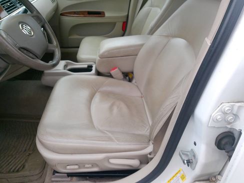 Used 2006 Buick LaCrosse CXL w/ Driver Confidence Package image 25