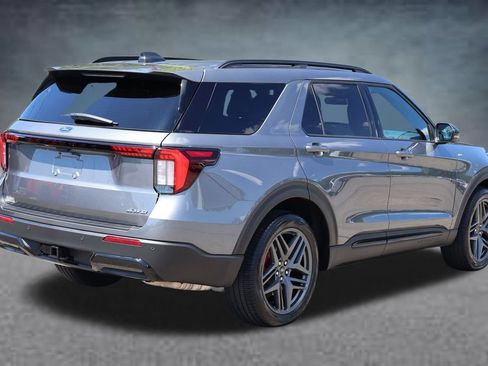 Used 2026 Ford Explorer ST-Line w/ ST-Line Street Pack AWD/4WD image 3