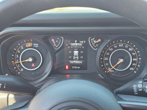 Used 2026 Jeep Wrangler Sport AWD/4WD image 13