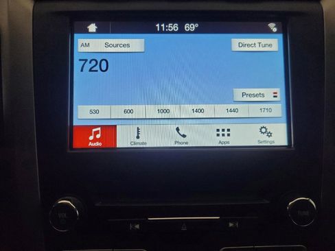 Used 2018 Ford Fusion SE w/ Fusion SE Technology Package FWD image 25