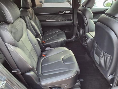 Used 2023 Hyundai Palisade Calligraphy image 13