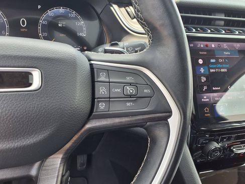 Used 2022 Jeep Grand Cherokee Limited AWD/4WD image 24