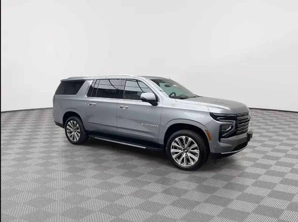 Used 2025 Chevrolet Suburban High Country AWD/4WD image 2