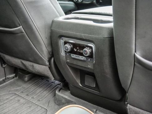 Used 2025 GMC Yukon AT4 w/ AT4 Premium Package AWD/4WD image 28