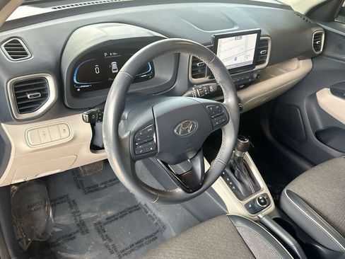 Used 2023 Hyundai Venue Limited w/ Cargo Package FWD image 13