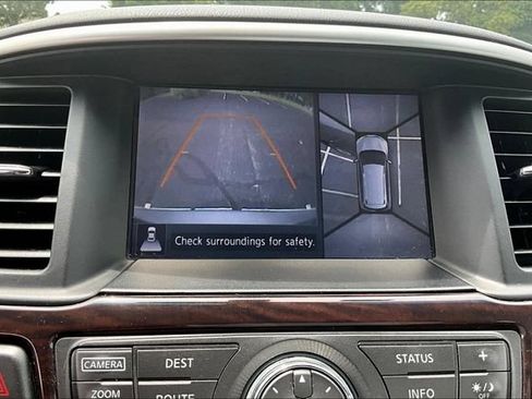 Used 2015 Nissan Pathfinder SL w/ SL Tech Package FWD image 4