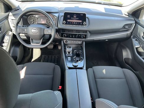 Used 2025 Nissan Rogue S AWD/4WD image 19