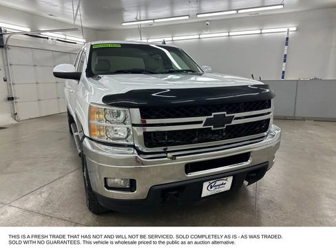 Used 2011 Chevrolet Silverado 2500 LTZ w/ Snow Plow Prep Package AWD/4WD image 3