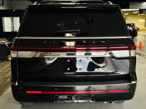 Used 2024 Lincoln Navigator Reserve AWD/4WD image 6