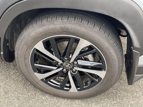 Used 2023 Toyota Corolla Cross XSE image 9