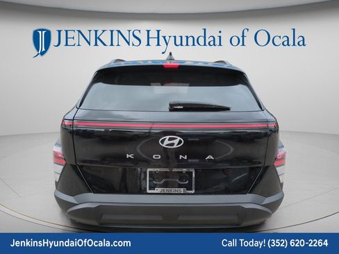 Certified 2024 Hyundai Kona SEL FWD image 4