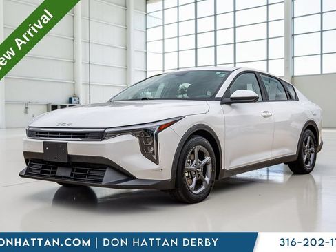 Used 2025 Kia K4 FWD image 1