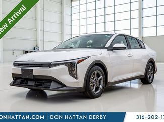 Used 2025 Kia K4 FWD video 1