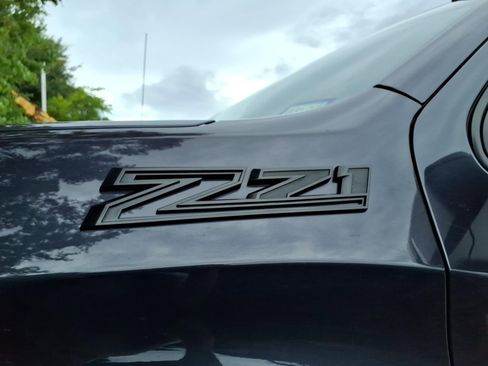 Used 2023 Chevrolet Silverado 1500 LT Trail Boss w/ LT Trail Boss Premium Package AWD/4WD image 9