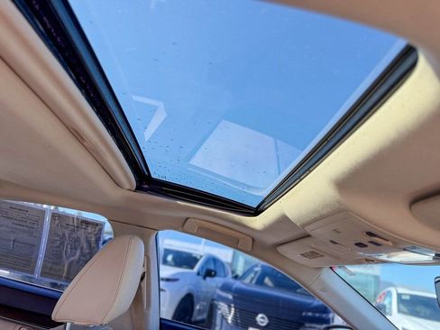 Used 2017 Lexus ES 350 w/ Premium Package image 14