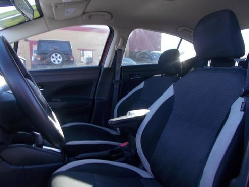 Used 2021 Nissan Versa SV FWD image 11