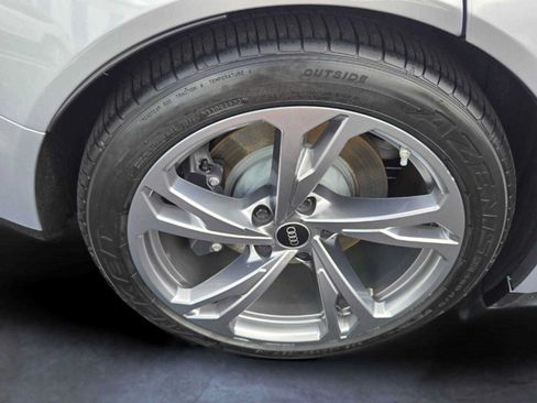 Used 2022 Audi e-tron GT Premium Plus AWD/4WD image 19