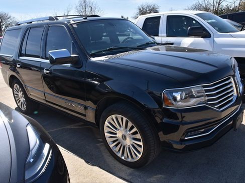 Used 2017 Lincoln Navigator Select image 5