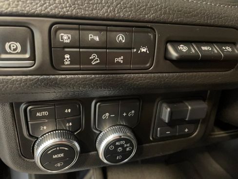 Used 2024 GMC Yukon XL Denali w/ Advanced Technology Package AWD/4WD image 16