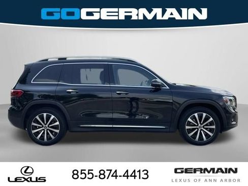 Used 2022 Mercedes-Benz GLB 250 4MATIC image 9