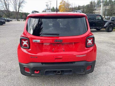 Certified 2022 Jeep Renegade Trailhawk w/ Trailer Tow Group AWD/4WD image 5