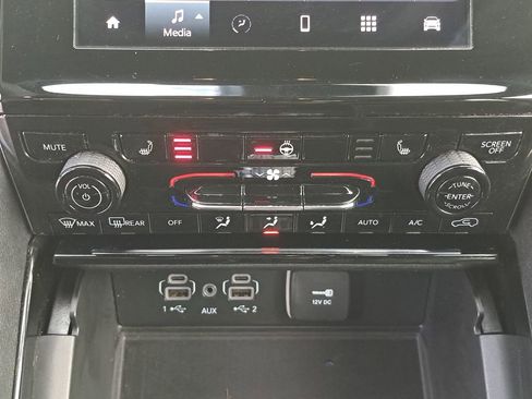 Certified 2023 Jeep Grand Cherokee L Laredo image 25