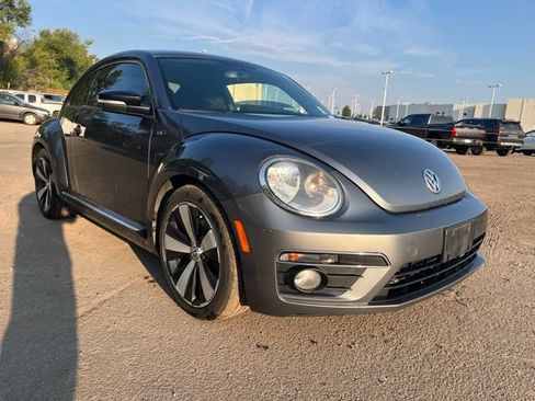 Used 2014 Volkswagen Beetle R-Line FWD image 8