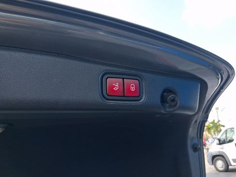 Used 2017 Mercedes-Benz E 300 image 29