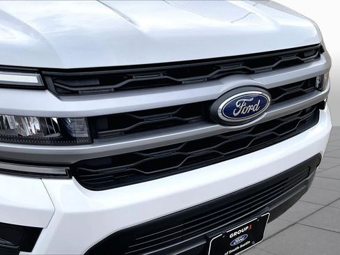 Used 2024 Ford Expedition XLT RWD image 30