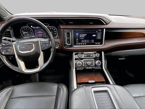 Used 2021 GMC Yukon XL Denali w/ Denali Premium Package AWD/4WD image 16
