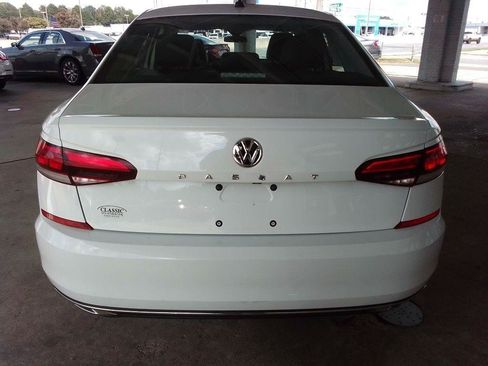 Used 2021 Volkswagen Passat 2.0T SE FWD image 6