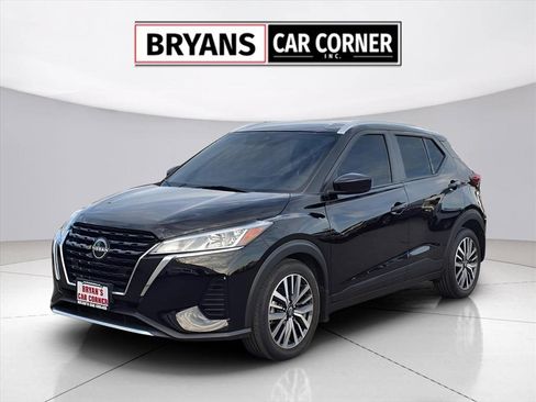 Used 2023 Nissan Kicks SV image 1
