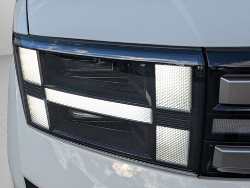 New 2026 Hyundai Santa Fe SE FWD image 2