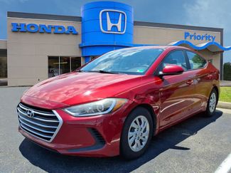 Used 2017 Hyundai Elantra SE FWD video 1