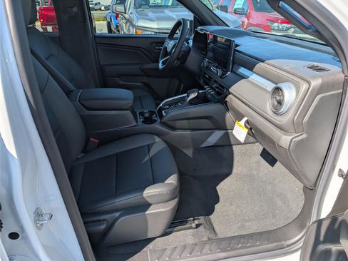 New 2026 Chevrolet Colorado LT w/ LT Convenience Package AWD/4WD image 6