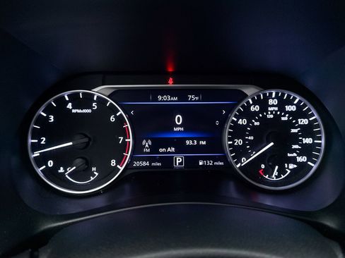 Used 2024 Nissan Sentra SR w/ Trunk Package image 32