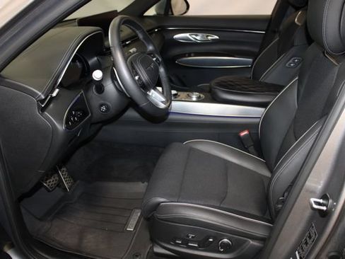 Used 2024 Genesis GV70 2.5T w/ Sport Prestige Package AWD/4WD image 8