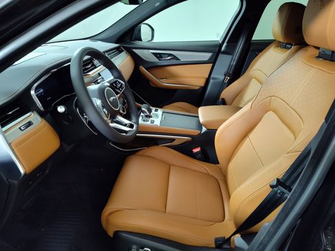 Used 2026 Jaguar F-PACE R-Dynamic S image 4