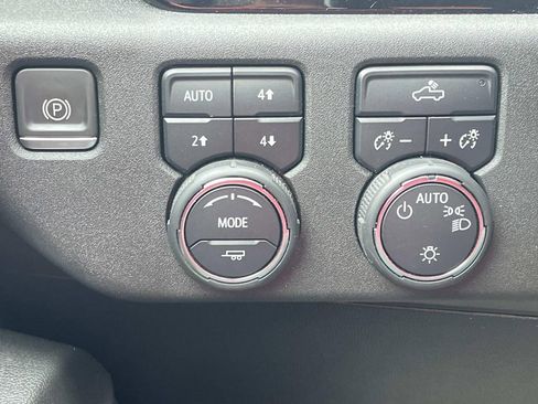 Used 2022 Chevrolet Silverado 1500 LT image 30