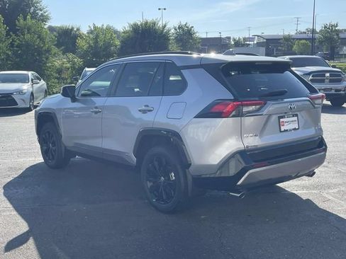 Used 2024 Toyota RAV4 SE AWD/4WD image 8