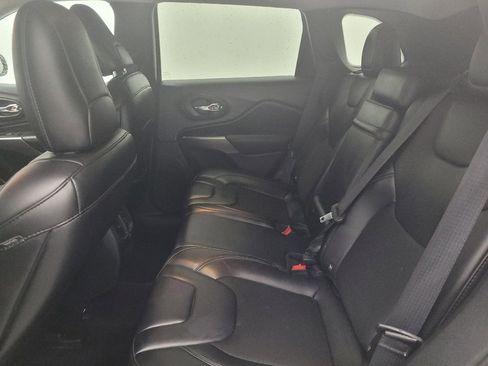 Used 2019 Jeep Cherokee Latitude Plus image 18