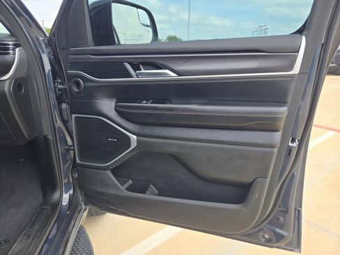 Certified 2024 Jeep Wagoneer 4WD w/ Premium Group I image 27